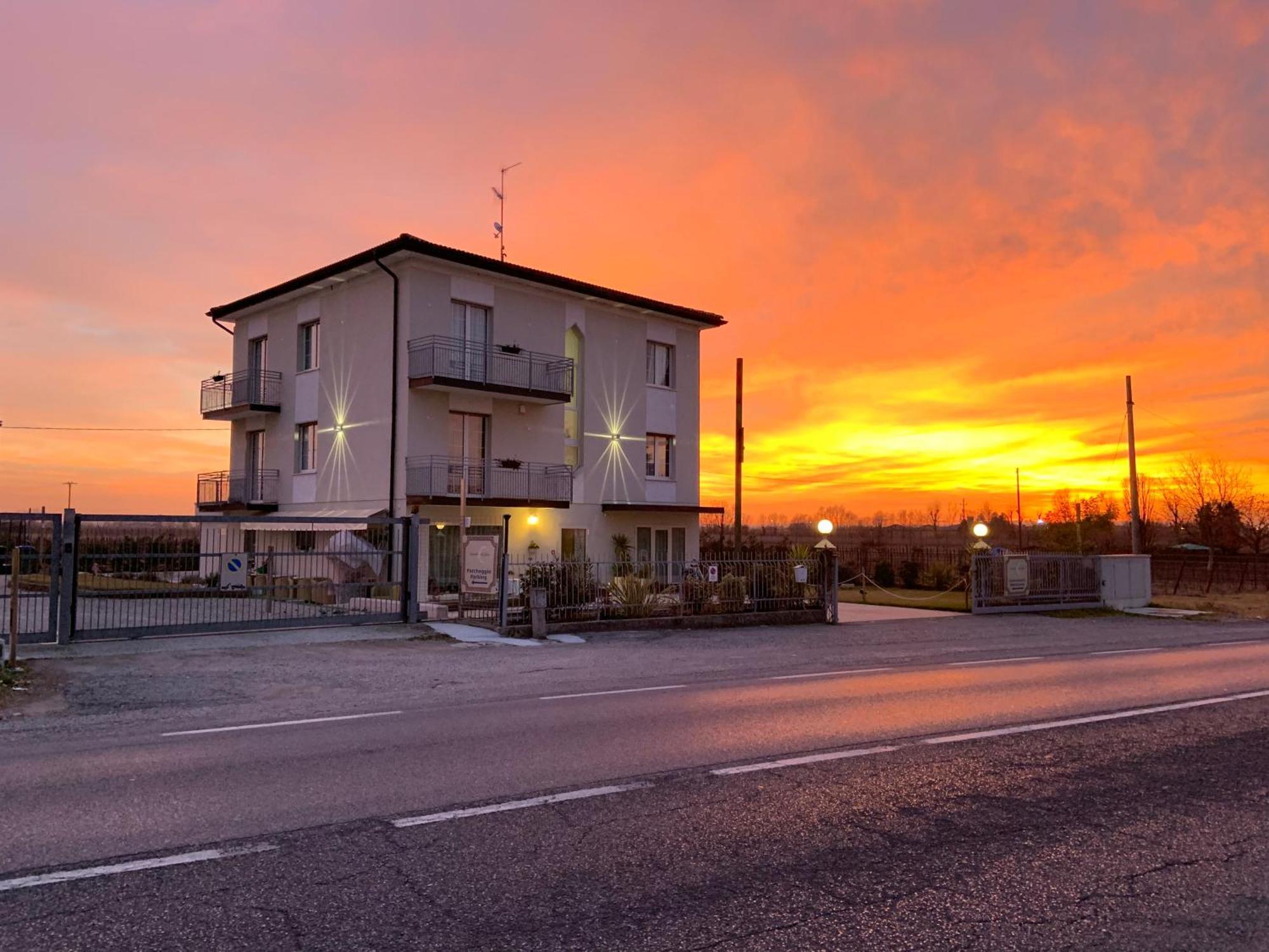 Incanto Di Luna Hotel Sirmione Zewnętrze zdjęcie